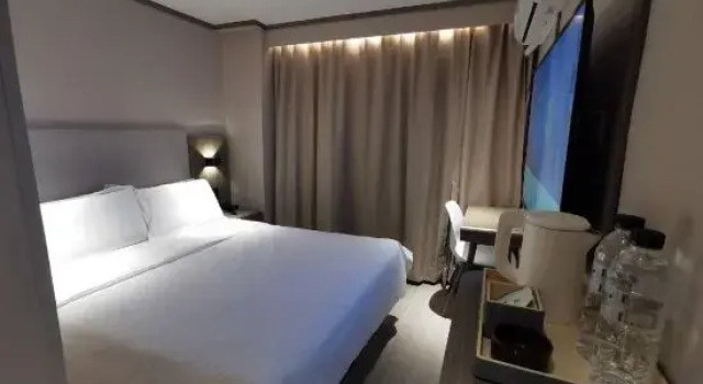 Hanting Hotel(Zibo North Railway Station Lutai Ave, Prenota Hotel Hotel a Zibo con parcheggio, Parcheggio