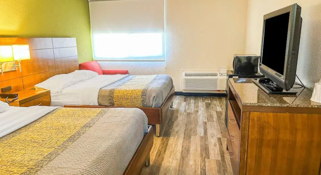 Четырёхместный номер Standard Jackson Hotel And Convention Center
