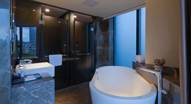 Полулюкс Superise Hotel