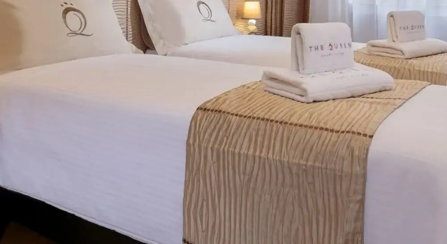 Апартаменты Executive The Queen Luxury Apartments - Villa Cortina
