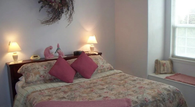 River Cove Elegant Waterfront Bed & Breakfast, Buchen Sie Hotel Post Falls Idaho