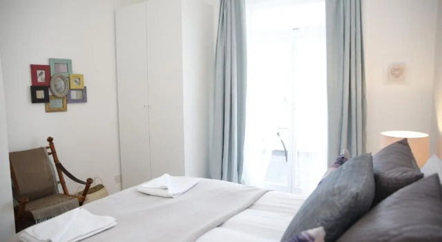 Beautiful 1 Bed Apartment with Terrace 5 mins from Hyde Park