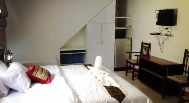 Zhong Hua Inn, Забронировать Отель Отели Бангкока с парковкой, рядом с Sukumvit Hospital, Парковка