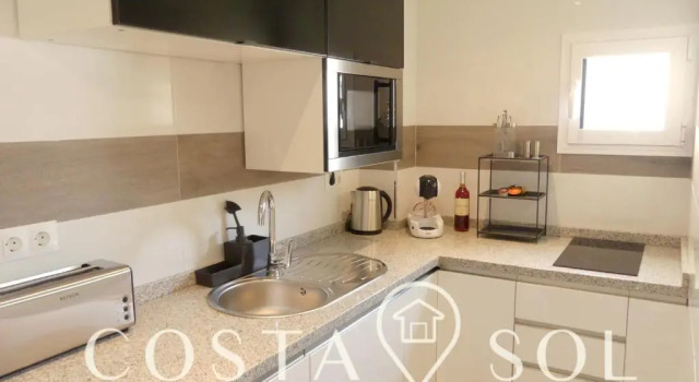 Apartamento Vacacional A 1 Minuto De La Playa - Carihuela Torremolinos, Забронировать Апартаменты/квартира Отели Торремолинос с бассейном, рядом с Парафия Архангела Михаила, Бассейн