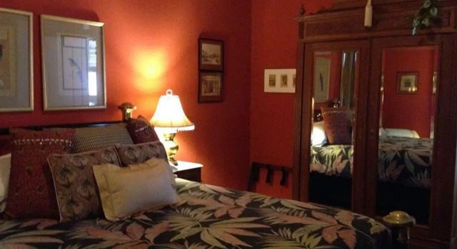 Five Continents Bed and Breakfast, Забронировать Отель Отели Нового Орлеана 3 звезды, рядом с Французский рынок, 3*