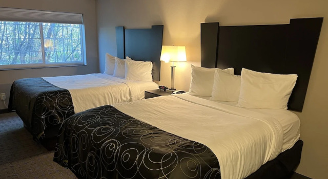 Семейный люкс Okoboji Inn & Suites