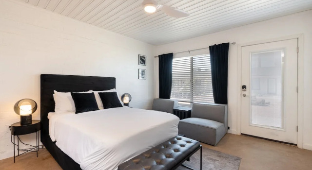 Апартаменты Ash & Ko Boutique Lodging