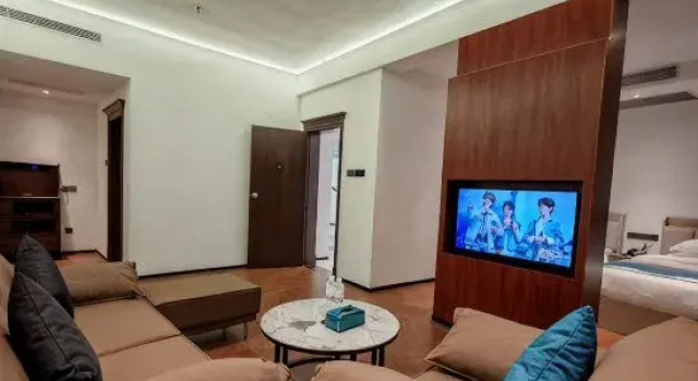 Семейный люкс Executive 2000 Years Hotel