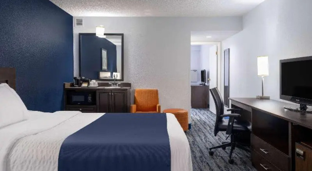 Семейный номер Standard Travelodge Suites by Wyndham Saint John