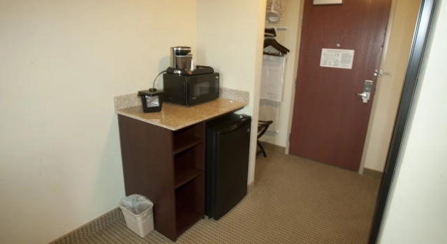 Люкс Cobblestone Inn & Suites - Langdon