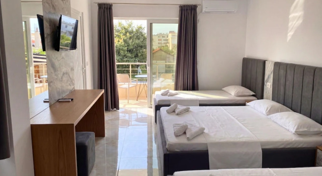 Четырёхместный номер Luxury с балконом Hotel Four Islands