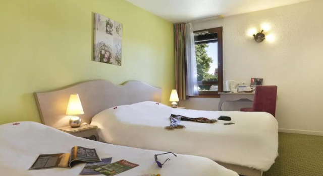 Трёхместный номер Standard Hôtel IKAR Blois Sud