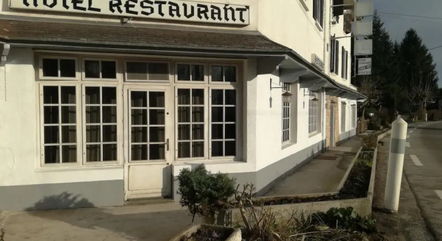 Le Malatras, Đặt Khách sạn Tullins Isère