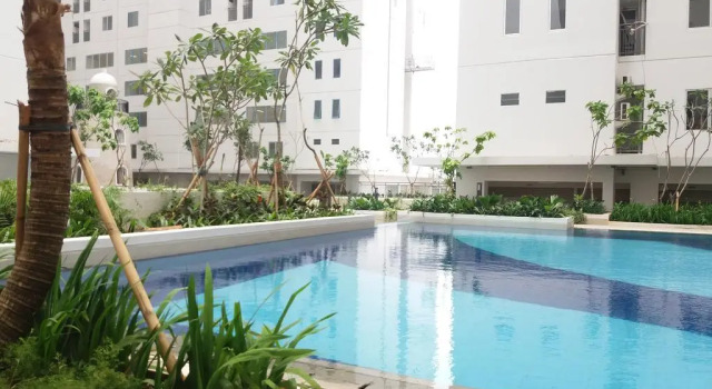 Roomku at Bassura City Apartment