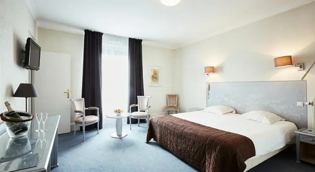 Süit Hôtel Cosmos