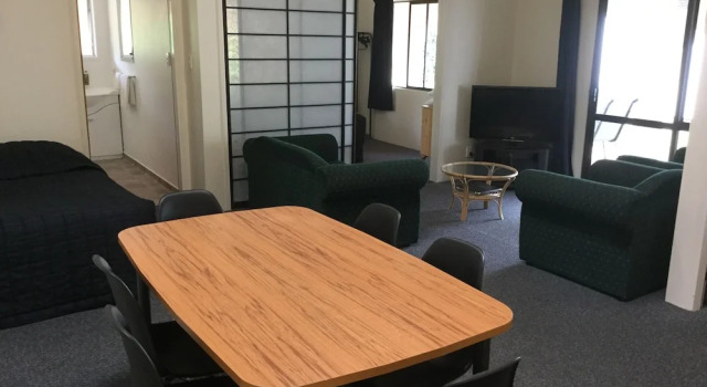 Captains Quarters Motor Inn