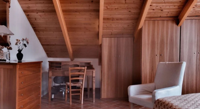 La Casa sui Tetti da Pina, Buchen Sie Hotel Torre Orsaia 