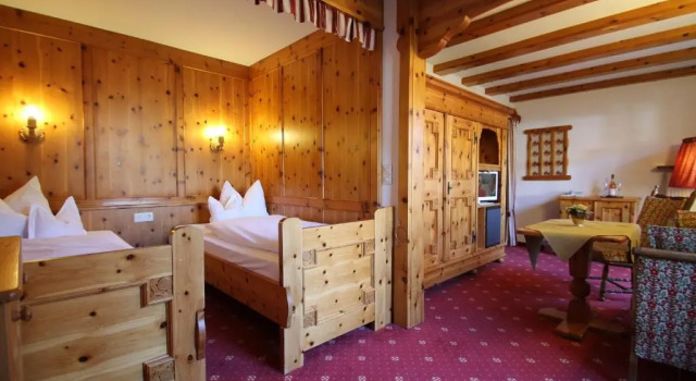 Четырёхместный номер Standard Hotel Krone