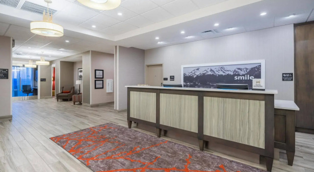 Hampton Inn Oxford, Rezervați Hotel Oxford Maine