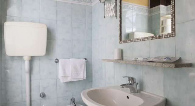 Четырёхместный номер Standard с балконом Hotel Corallo B&B