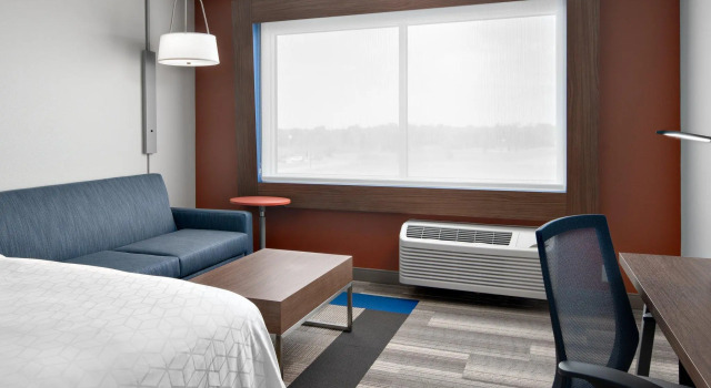 Номер Standard Holiday Inn Express & Suites Elkhorn - Lake Geneva Area by IHG