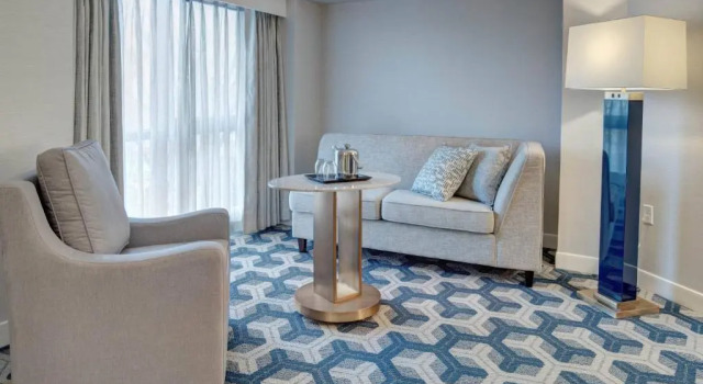 Номер Deluxe Sheraton Eatontown Hotel