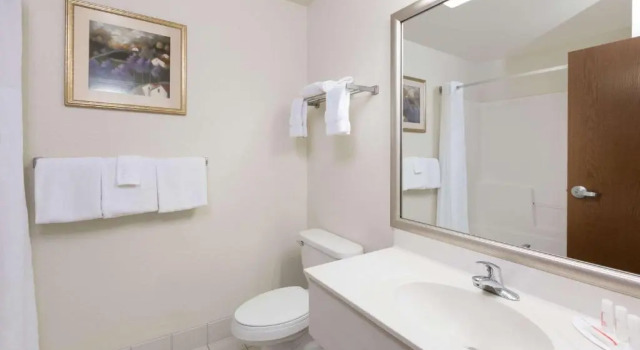 Номер Standard Baymont by Wyndham Des Moines Airport