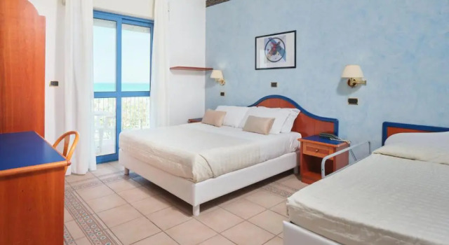 Трёхместный номер Standard с частичным видом на море Hotel Ascot Riccione