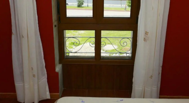 Albergue Moreira, Book Hotel Cee 