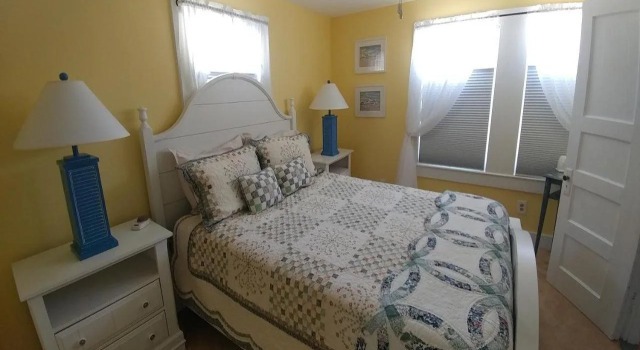 2 River Road Inn and Cottages, Varaa Matkakoti Hotellit New England uima-altaalla, Uima-allas
