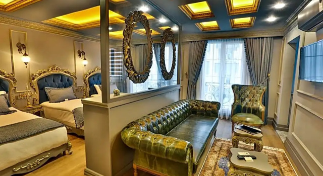 Люкс с 2 комнатами REAL KiNG SUiTE
