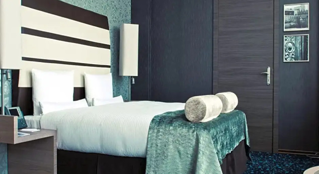 Номер Deluxe Отель Chirag Plaza Hotel & Business Center