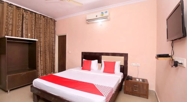 OYO 24423 Hotel Royal, Book Hotel Mohali Punjab