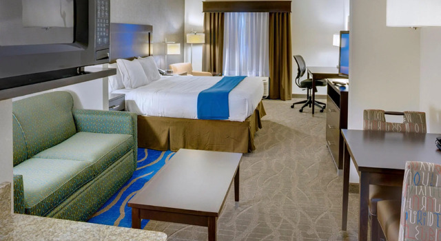 Люкс Holiday Inn Express & Suites - Kansas City KU Medical Center by IHG