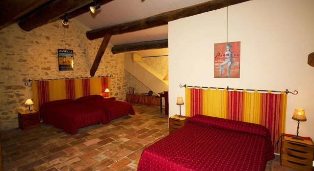 Maison d'Hôtes Lou Geneste, Book Hotel Hoteller i Vaucluse med parkering, Parkering