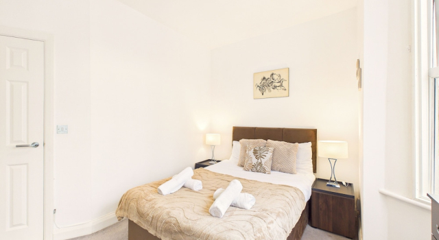 Brent Cross Garden Retreat 2 Bed Parking