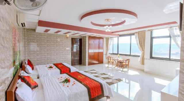 Четырёхместный номер Standard с видом на озеро Sài Gòn Gia Nghĩa Hotel