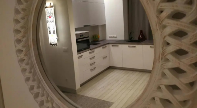 Студия Vilnius apartment with stained glass