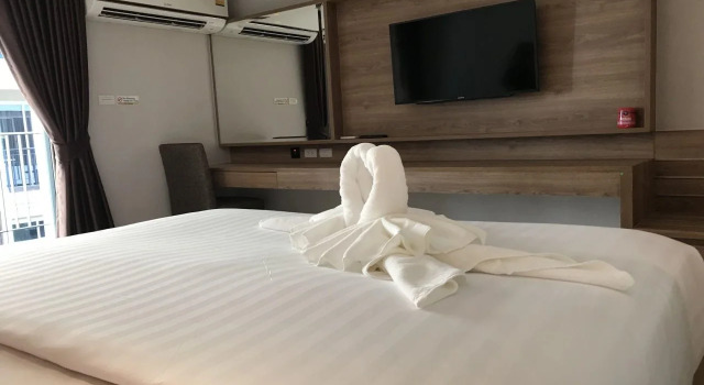 May Hotel, Забронировать Отель Отели Центральной Паттайя с парковкой, рядом с Музей искусств в 3D, Парковка