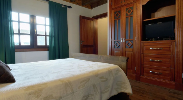 Spacious Villa in San Bartolomé With Swimming Pool