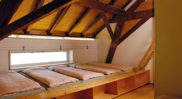 Кровать в общем номере Solothurn Youth Hostel