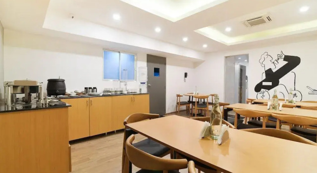 Srm by OYO Rooms