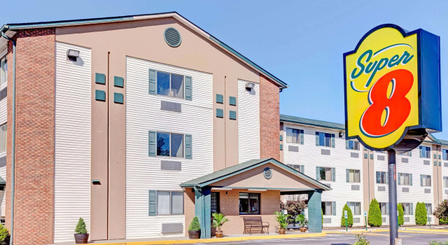 Super 8 by Wyndham Louisville Airport, Забронировать Мини-отель Мотели Луисвилл, Мотель