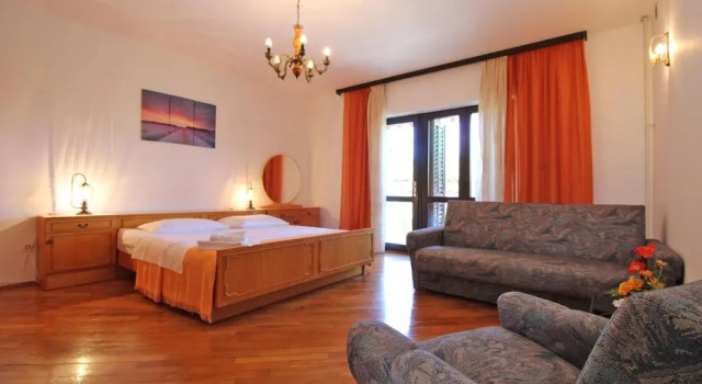 Apartments Biskupije 1158