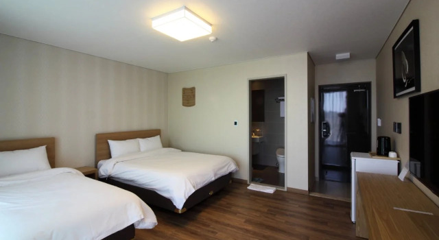 Suave Hotel, Забронировать Отель Отели Согвипхо с парковкой, рядом с Реабилитационная клиника «Зоунс» в Чеджу, Парковка
