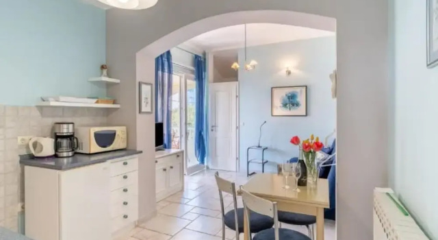 Апартаменты c 1 комнатой с балконом Beachside Serenity Apartments in Barbot