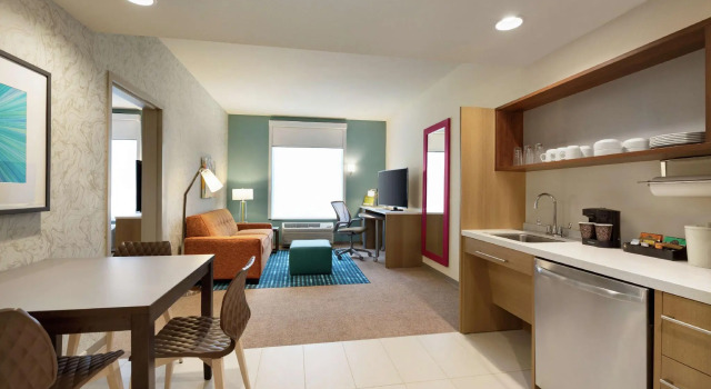 Двухместный люкс Home2 Suites By Hilton Frederick