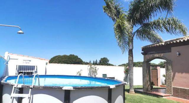 Коттедж "Beach House La Barrosa" Novo Sancti Petri
