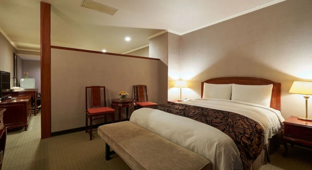 Четырёхместный номер Deluxe SOL Hotel