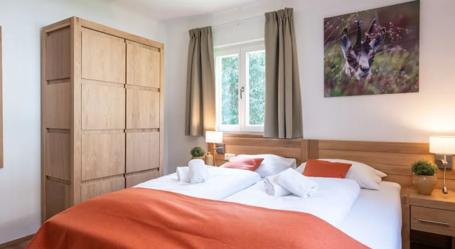 Chic Apartment in Neukirchen am Großvenediger With Balcony, Rezerwuj Apartament Hotele w Salzburg z parkingiem, Parking